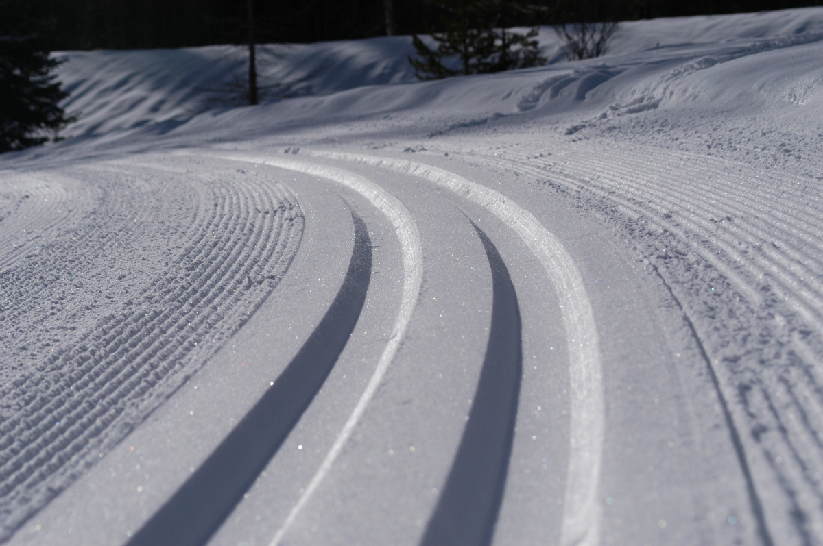 Ski tracks